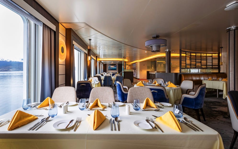 AE Expeditions, SYLVIA EARLE, Dining Room, Sylvia Earle, Richard I'Anson-2.jpg